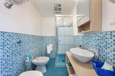 Superior Room | Bathroom | Shower, bathrobes, towels