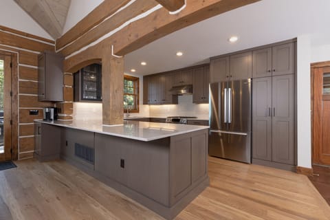 Powder Ridge Oglala 2B, Kitchen, 1