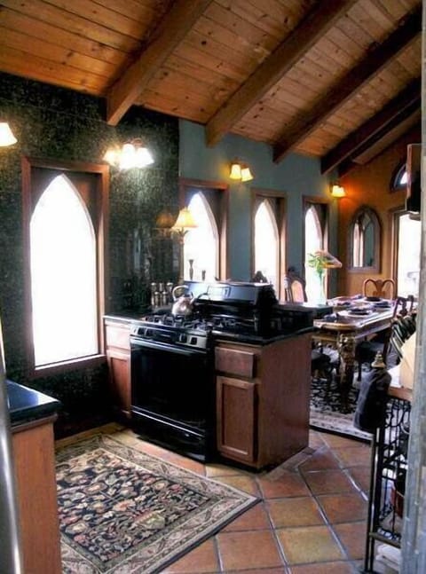 Kitchen, area, Second Story