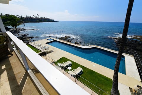 Capt Mark Trivisonno Yacht Charters