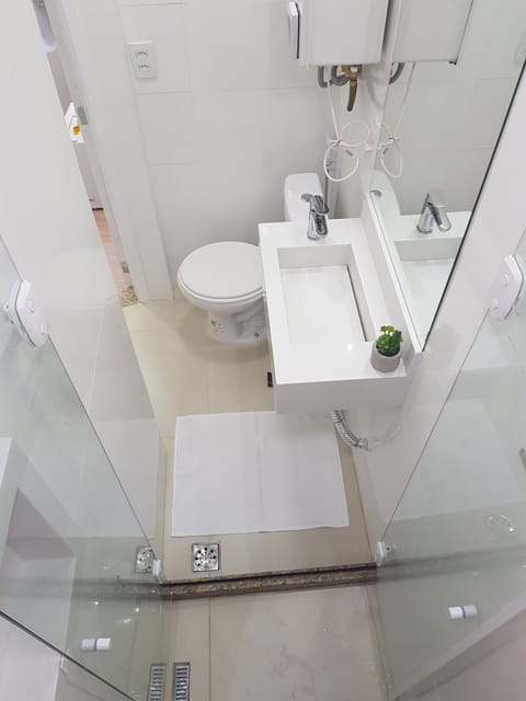 Superior Single Room, 1 Bedroom | Bathroom | Shower, towels