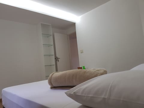 Economy Single Room, 2 Twin Beds, Non Smoking | Hypo-allergenic bedding, minibar, blackout drapes, iron/ironing board