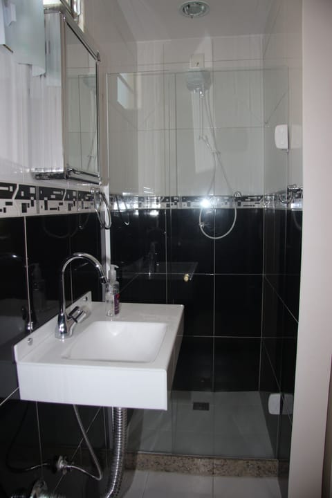 Economy Suite | Bathroom sink