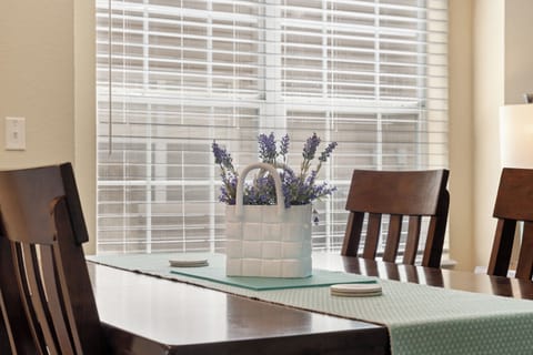 So much natural light!!