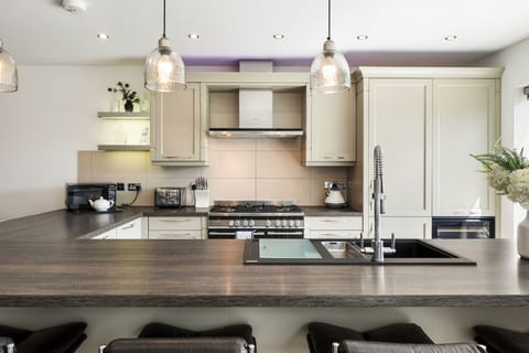 Hot Tub, Sea Views and Log Burner