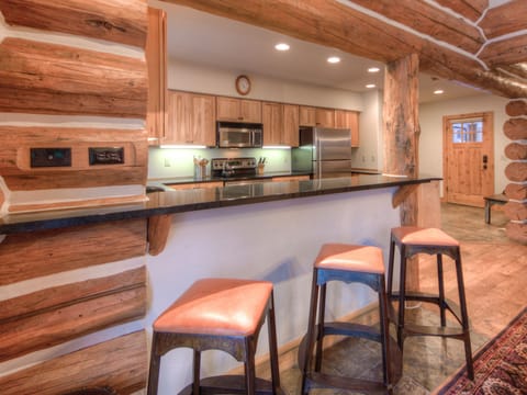 Powder Ridge Chief Gull 1, Kitchen, 1