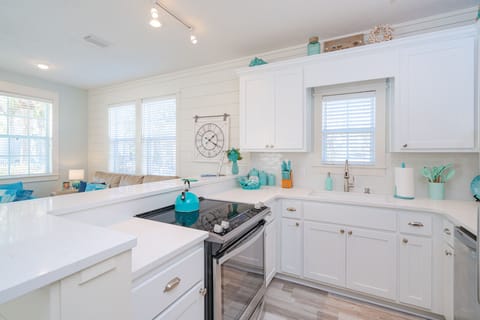 Imagine letting that chef come out in you in this fully updated kitchen .