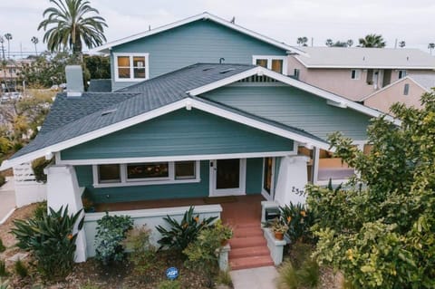 Beautiful renovated craftsman in cute beach town