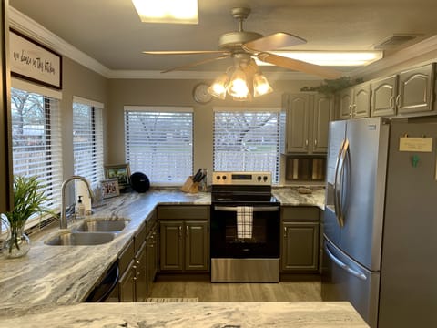 Day's Away furnished Kitchen