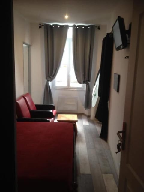 Double Room (La Mère Veilleuse) | In-room safe, individually decorated, individually furnished