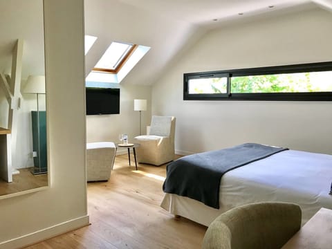 Double Room, Garden View (4) | Individually decorated, individually furnished, desk, blackout drapes