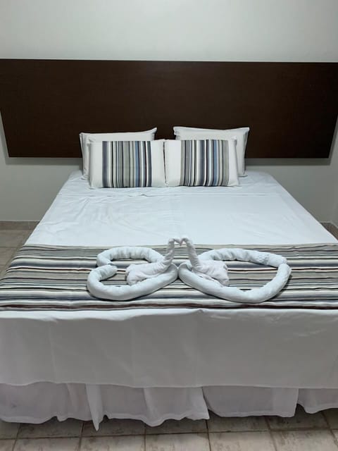 Comfort Double Room, Non Smoking | Minibar, desk, blackout drapes, soundproofing