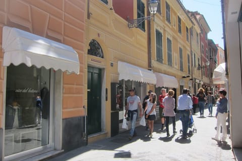 street entrance to Carrugio 49 