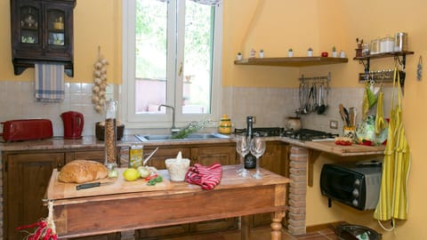 Well equipped kitchen off the dining room