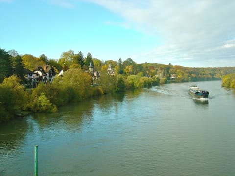La Seine in front of the property.