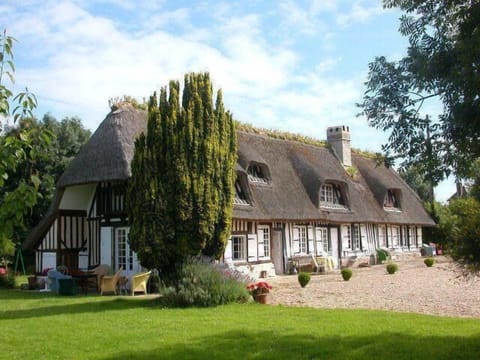 Happiness Is in the Field of  " l'Ancrage "