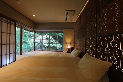 SHIYO Superior suite (Suirei) | Minibar, in-room safe, individually decorated, individually furnished