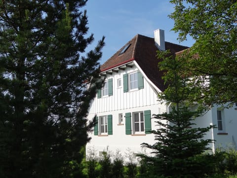 c922f837-9198-46eb-89dc-5bd69de1a11e