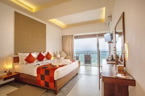 Superior Double or Twin Room | Minibar, in-room safe, individually decorated, individually furnished