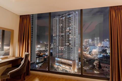 Deluxe Room, 2 Twin Beds, City View | View from room