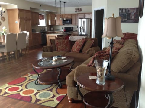 Open concept living area

440-479-4531