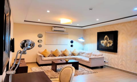 Executive Suite | Living area | Flat-screen TV