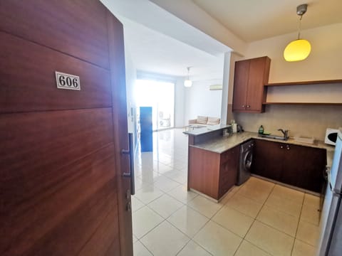 Apartment, 1 Bedroom | Private kitchen | Full-size fridge, oven, stovetop, coffee/tea maker