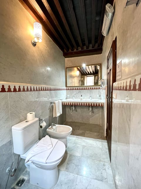 Royal Suite, Multiple Beds, Non Smoking | Bathroom | Free toiletries, hair dryer, towels