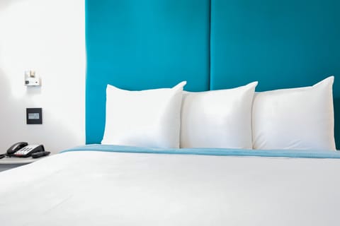 Premium bedding, soundproofing, iron/ironing board, free WiFi