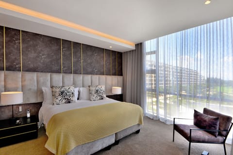 Platinum Apartments | Premium bedding, minibar, in-room safe, blackout drapes