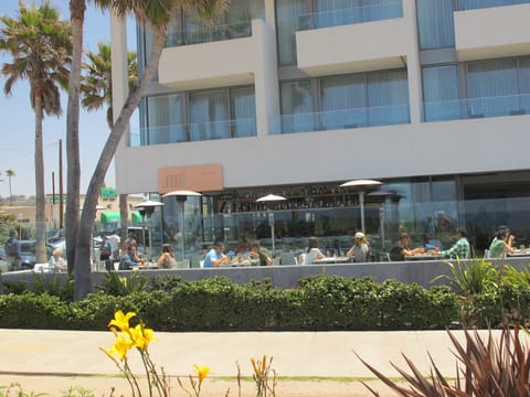 Fantastic dinning....around the corner