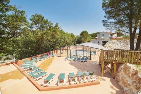 Indoor pool, seasonal outdoor pool, sun loungers