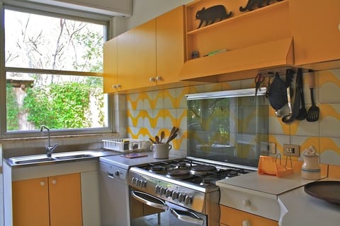 Villa (5 Bedrooms) | Private kitchen | Fridge, oven, dishwasher, freezer