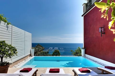 Indoor pool, outdoor pool