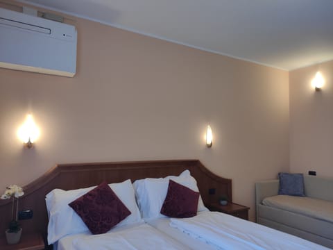 In-room safe, desk, free WiFi, bed sheets