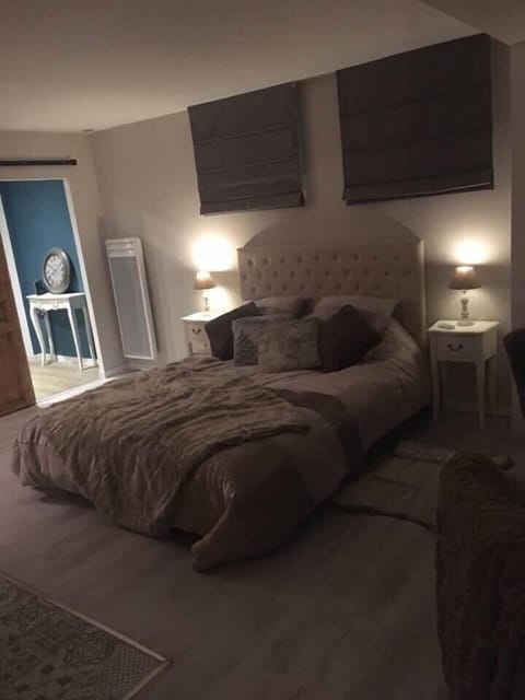 Double Room, 1 Queen Bed, Non Smoking | Premium bedding, blackout drapes, free WiFi, bed sheets