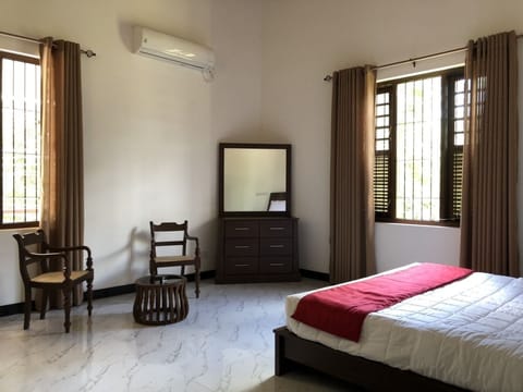 Deluxe Double or Twin Room, 1 King Bed | Free WiFi, bed sheets