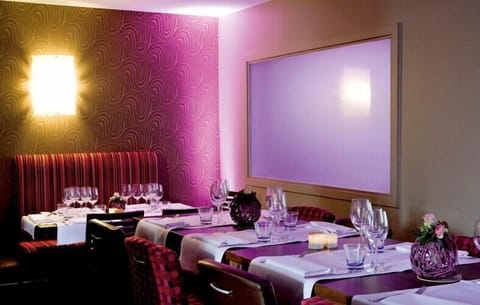 Lunch and dinner served, Italian cuisine