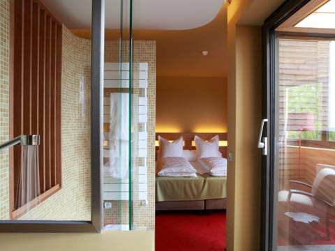 Premium Double or Twin Room | Premium bedding, minibar, in-room safe, desk