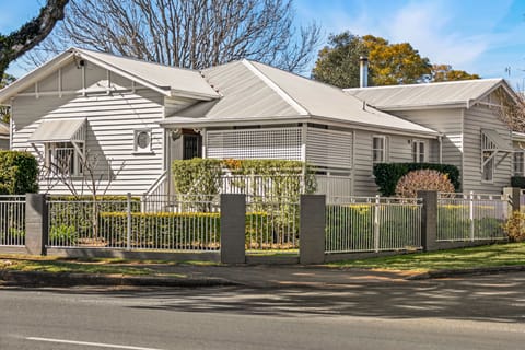 Family House, 3 Bedrooms, Garden View | Living area | Flat-screen TV, fireplace