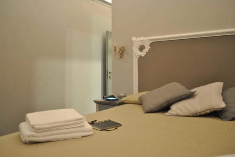 Double Room | Minibar, in-room safe, individually furnished, desk