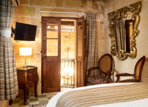 Double Room (Provence) | Egyptian cotton sheets, premium bedding, pillowtop beds, in-room safe