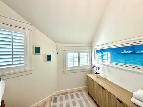 Smaller queen bedroom 4 with ocean views