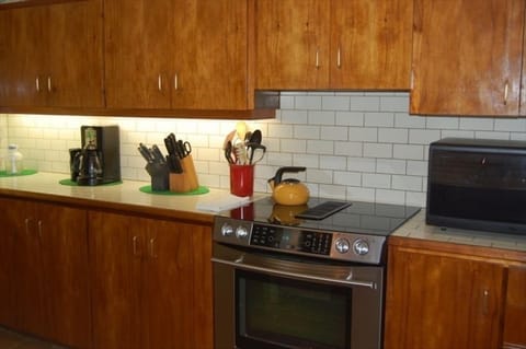 Kitchen with Jenn-Aire range