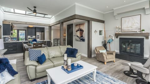 Open concept main floor heated floors in all rooms