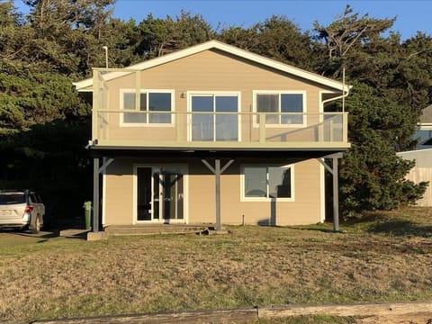 4 bedroom, large double deck!