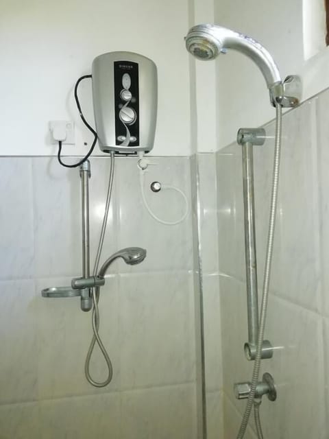 Shower, rainfall showerhead, towels