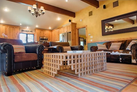 Sitting area off kitchen