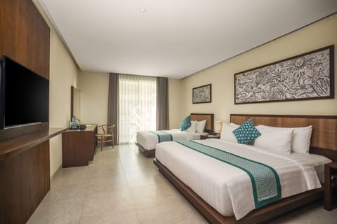 Triple Room | Premium bedding, minibar, in-room safe, desk