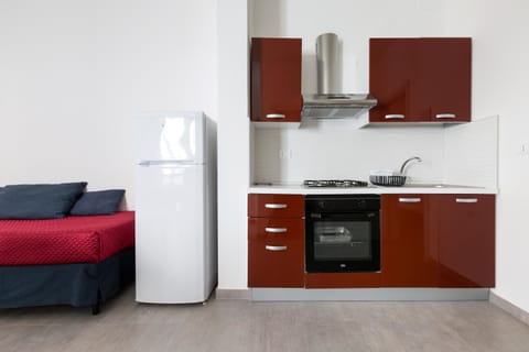 Basic Studio (1298-Monolocale Lu Ientu) | Private kitchen | Full-size fridge, oven, stovetop, cookware/dishes/utensils